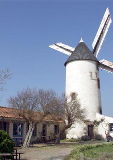 Moulin de Rairé à Sallertaine - Hôtel La Villa en l'île - hôtel rénové avec piscine sur l'île de Noirmoutier en Vendée - Hotel Noirmoutier
